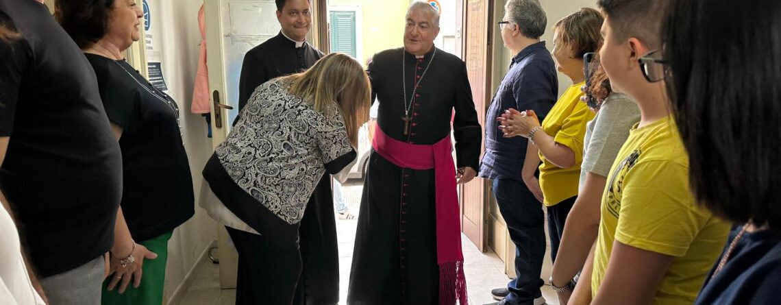 Continua la visita pastorale a Trepuzzi nella comunità di San Michele Arcangelo. Nel pomeriggio S. E. Mons. Seccia ha fa