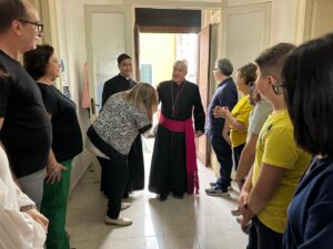 Continua la visita pastorale a Trepuzzi nella comunità di San Michele Arcangelo. Nel pomeriggio S. E. Mons. Seccia ha fa