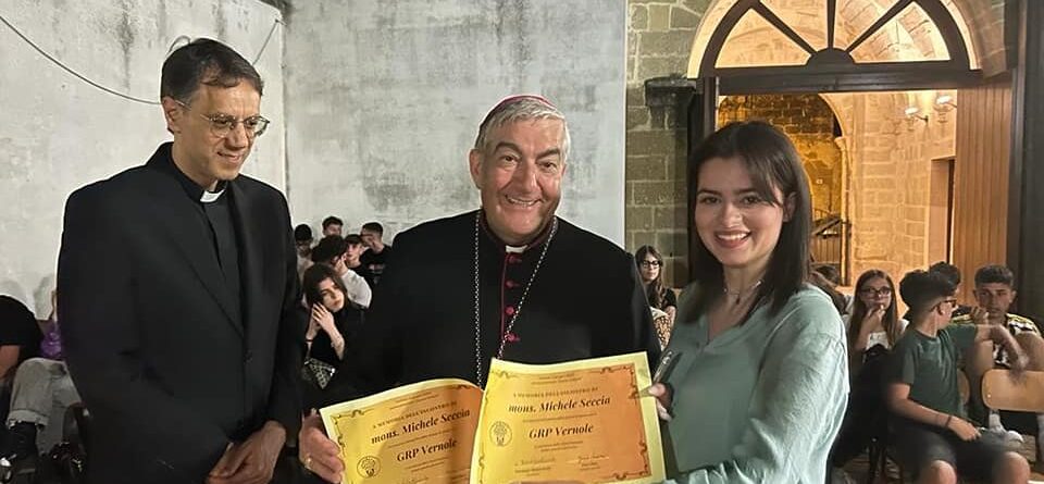 Monsignor Seccia, vescovo dell' Arcidiocesi di Lecce , in occasione della visita pastorale ha incontrato il nostro Grupp