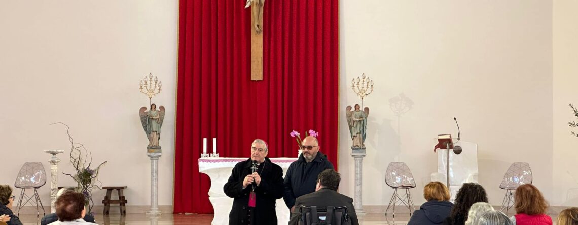 S.E. Mons. Michele incontra anziani e ammalati della Parrocchia San Giovanni Paolo II - Merine #visitapastoralelecce